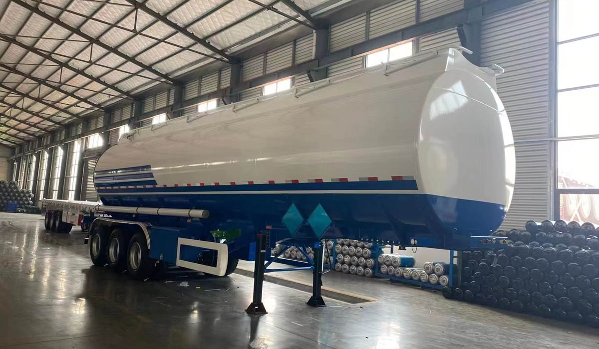 3 Axles 42000 Liters Fuel Tanker Trailer 3 Axles 42000 Liters Fuel Tanker Trailer