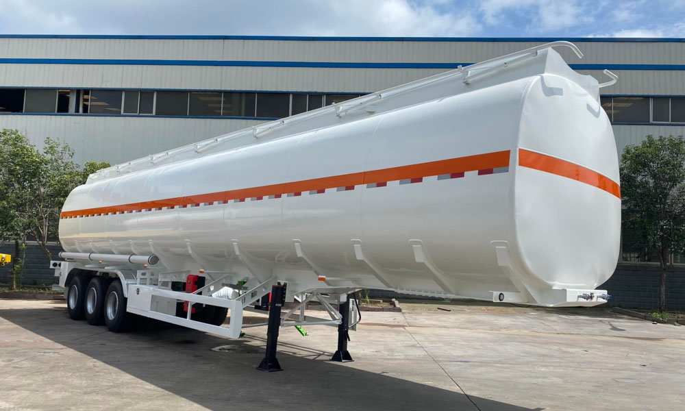 Tri axle fuel tanker trailer Tri axle fuel tanker trailer