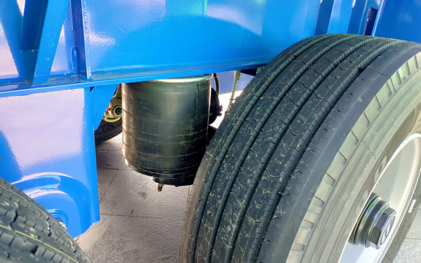 Super single tire flatbed trailer Super single tire flatbed trailer