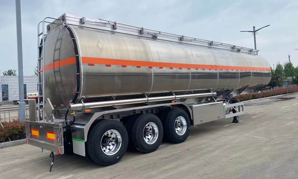 3 Axles Aluminum Tanker Trailer 3 Axles Aluminum Tanker Trailer