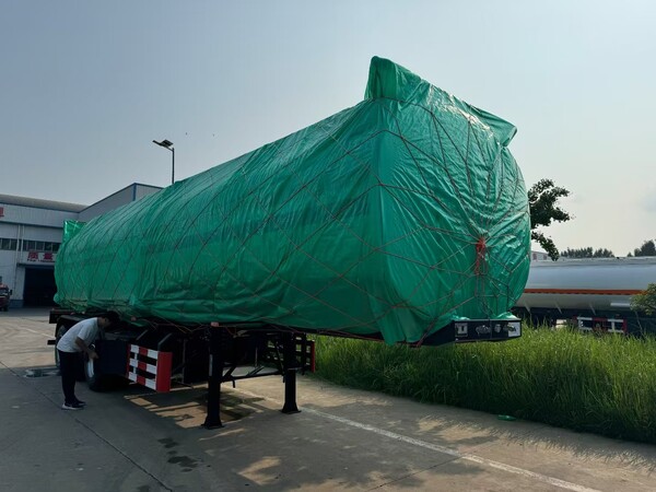 Petrol tanker trailer Petrol tanker trailer