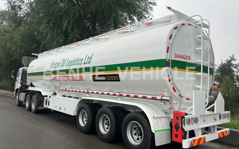 JET A-1 tanker trailer JET A-1 tanker trailer