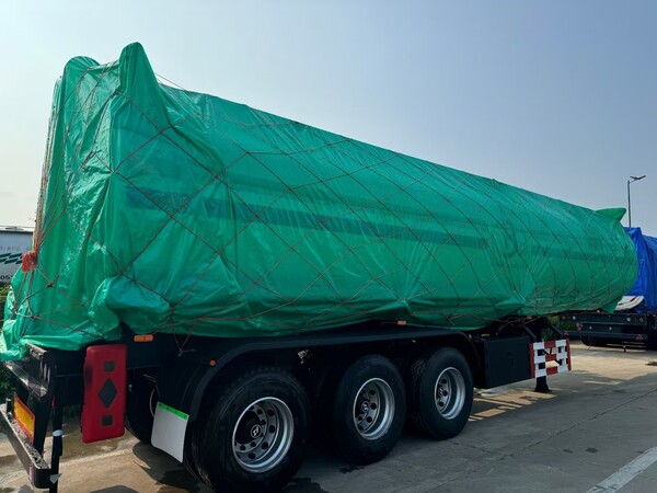Petrol tanker trailer Petrol tanker trailer