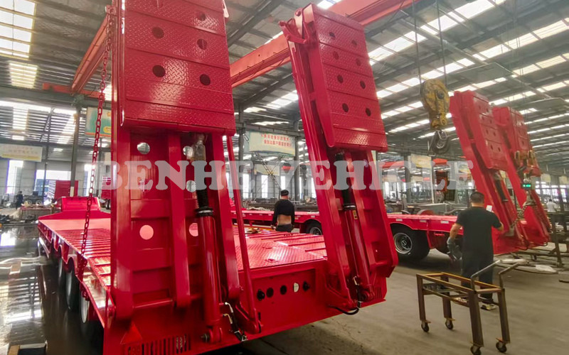 Lowbed semi trailer Lowbed semi trailer