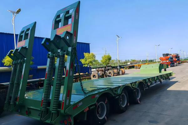 Lowbed truck trailer with side extensions