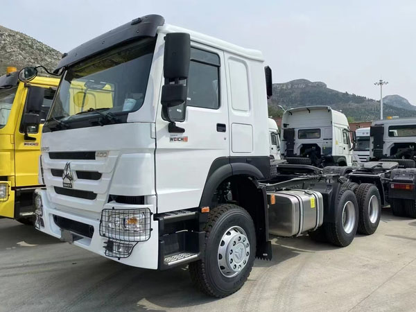 SINOTRUK 6x4 HOWO 400hp Tractor Truck