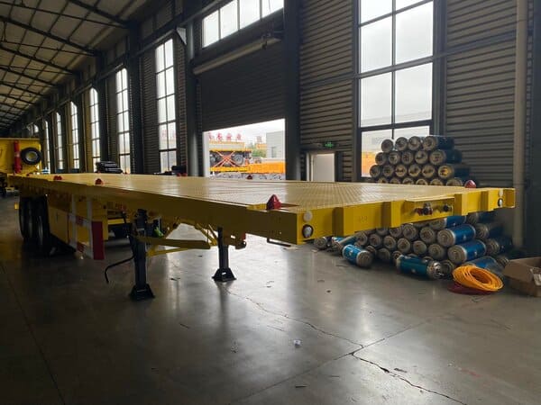 semi flatbed trailer