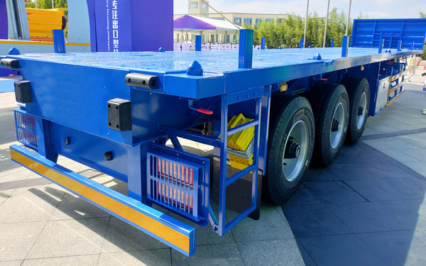 Super single tire flatbed trailer