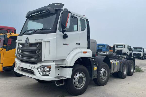 Camion tracteur HOWO 8x4