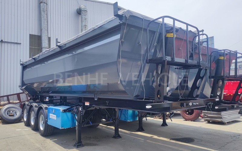 Rear dump trailer