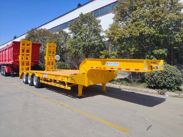Tri Axles Low Loader Trailer