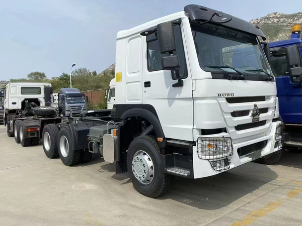 SINOTRUK 6x4 HOWO 400hp Tractor Truck