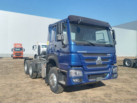 Cami&oacute;n tractor HOWO de 430 CV