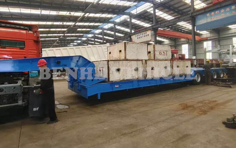 4 Axles 100 Tons Removable Gooseneck Lowbed Trailer Will Be Shipped To Ecuador