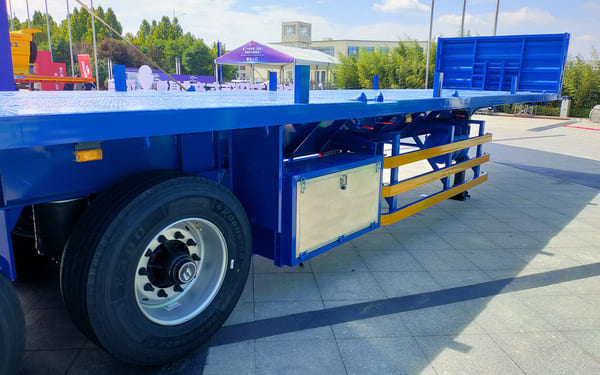 Super single tire flatbed trailer