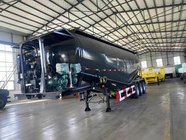 35m³ Cement Bulker Trailer 