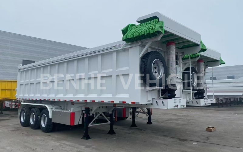 tipper trailer with electric tarpaulin