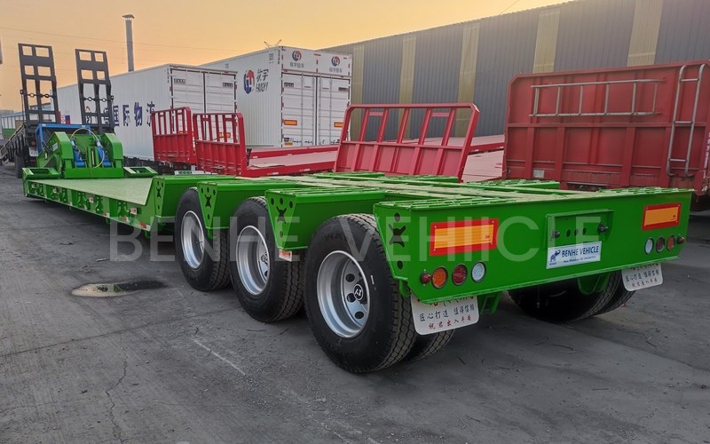 Removable gooseneck lowboy trailer