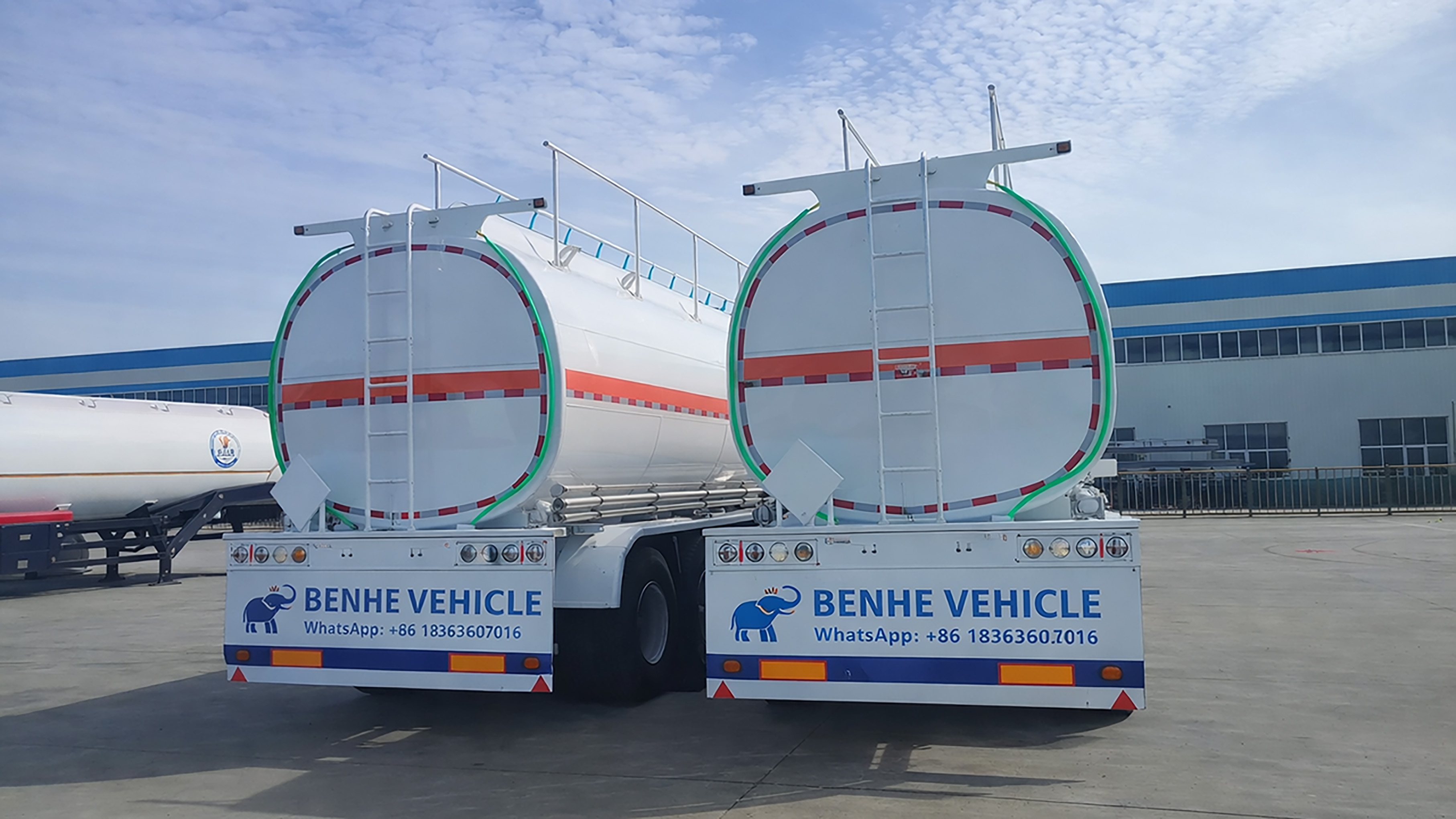 Carbon Steel Fuel Tanker Semi Trailer